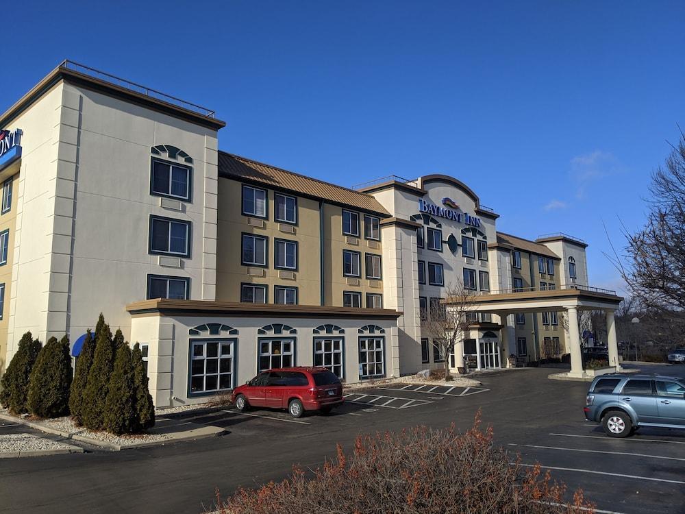 Baymont By Wyndham Rockford Hotel Exterior photo